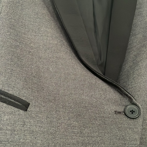 Black and gray blazer with no pockets  - worn a few times - Picture 3 of 6